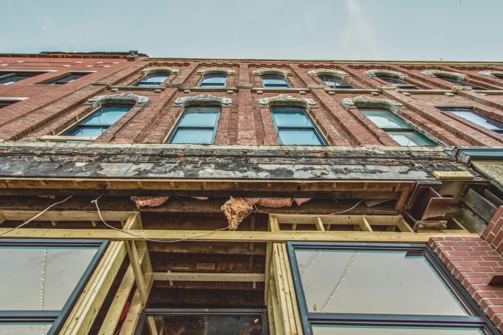 Entertainment & Hospitality